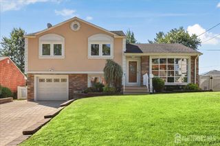 65 Hunter Lane, Woodbridge Proper, NJ 07095