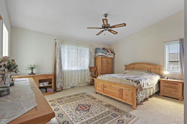 8124 W Imperial DRIVE, Franklin, WI 53132
