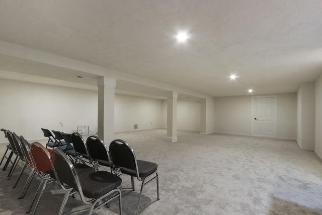 8124 W Imperial DRIVE, Franklin, WI 53132