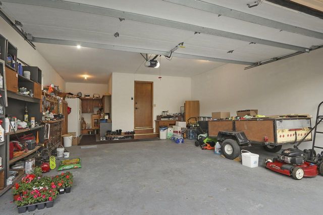 8124 W Imperial DRIVE, Franklin, WI 53132