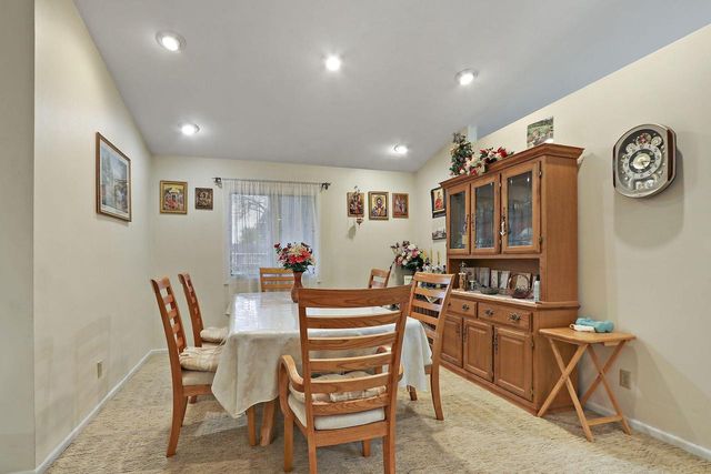 8124 W Imperial DRIVE, Franklin, WI 53132