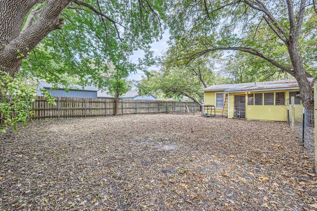 316 Plum ST, Lockhart, TX 78644