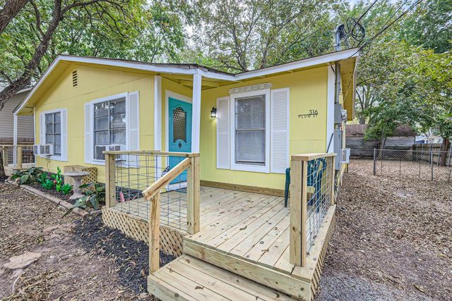 316 Plum ST, Lockhart, TX 78644