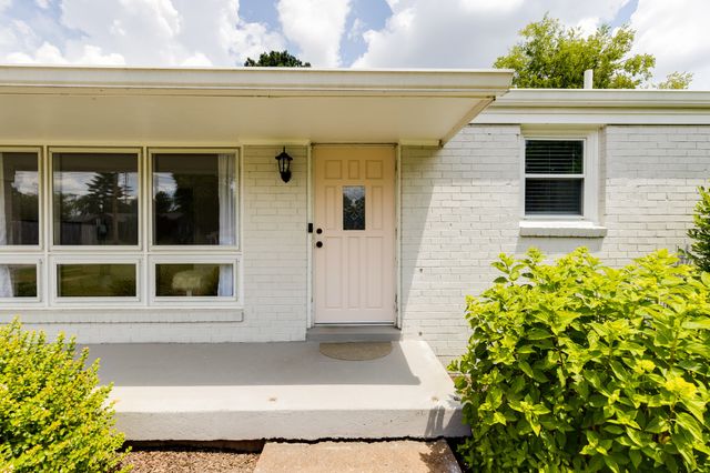 2826 Twin Lawn Dr, Nashville, TN 37214