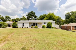 2826 Twin Lawn Dr, Nashville, TN 37214