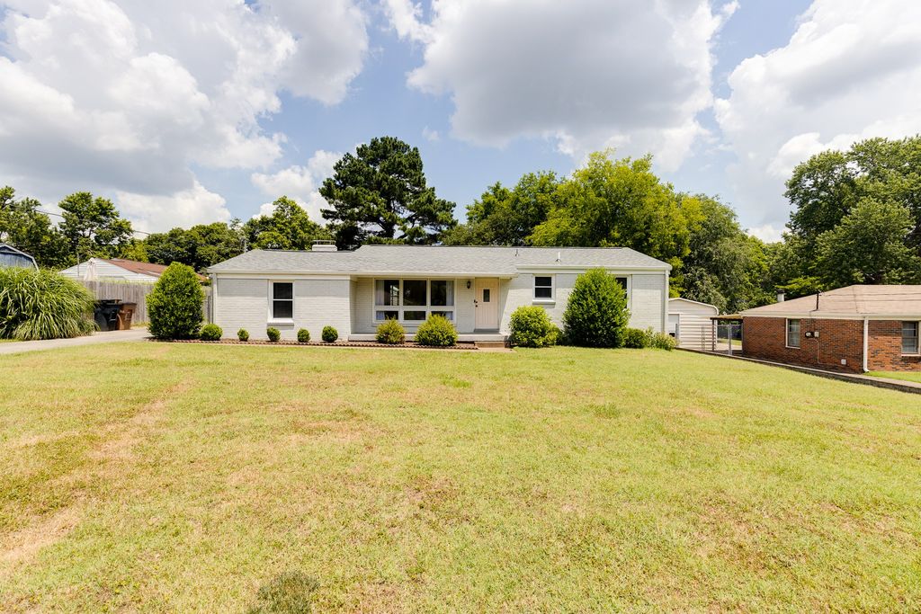 2826 Twin Lawn Dr, Nashville, TN 37214