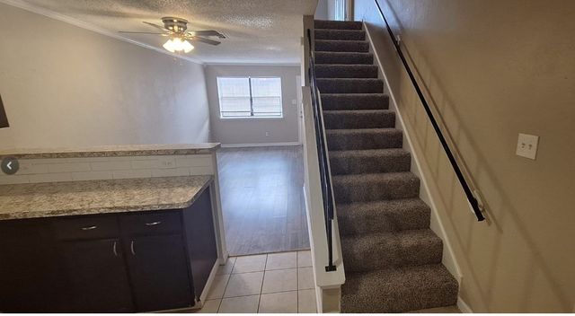 805 N Oak Street 105, Arlington, TX 76011
