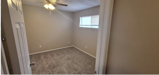 805 N Oak Street 105, Arlington, TX 76011