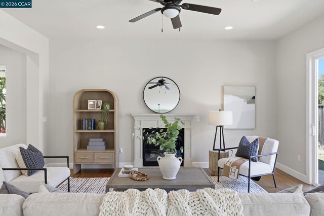 4658 Valley Vista Dr, Dublin, CA 94568