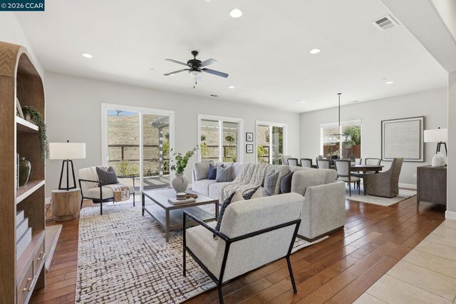 4658 Valley Vista Dr, Dublin, CA 94568