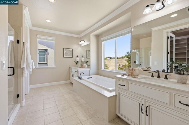 4658 Valley Vista Dr, Dublin, CA 94568