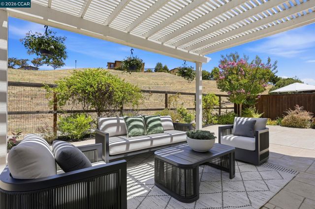4658 Valley Vista Dr, Dublin, CA 94568