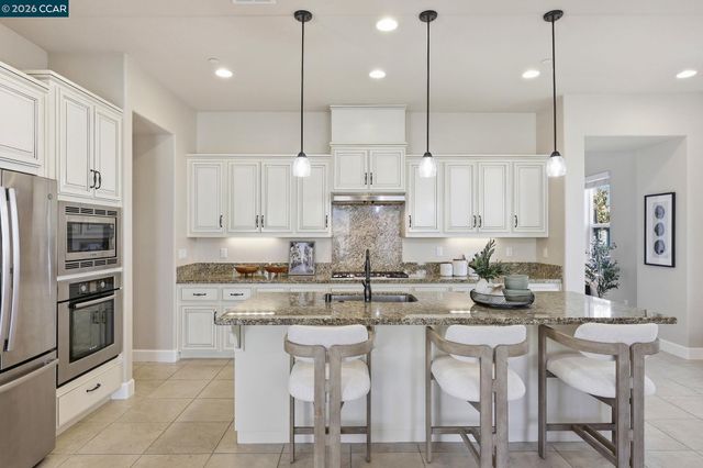 4658 Valley Vista Dr, Dublin, CA 94568