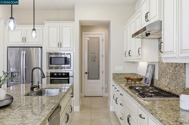 4658 Valley Vista Dr, Dublin, CA 94568