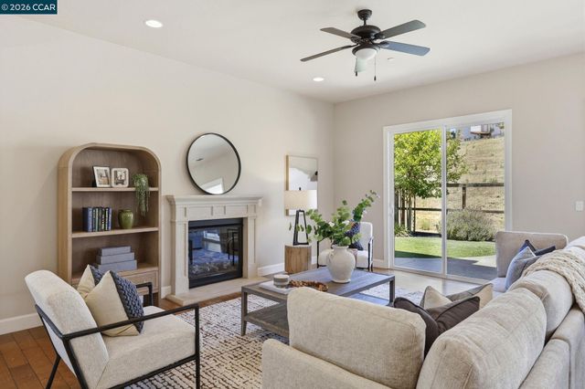 4658 Valley Vista Dr, Dublin, CA 94568