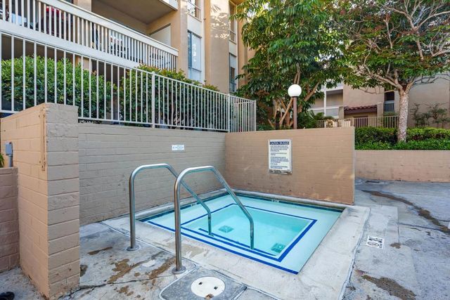 1801 Diamond Street 3-205, San Diego, CA 92109