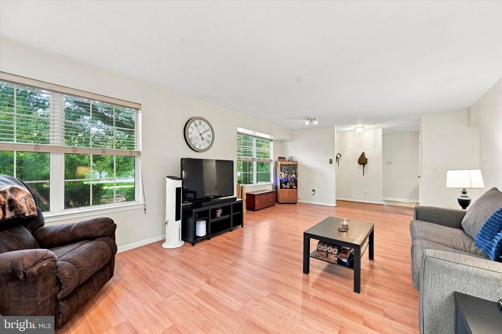 351 DANBURY LN, GLEN MILLS, PA 19342 — photo 3