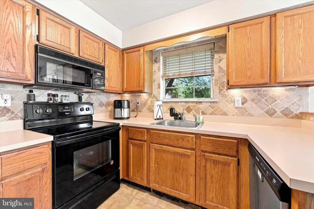 351 DANBURY LN, GLEN MILLS, PA 19342 — photo 4