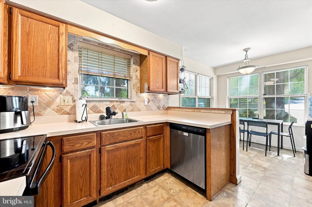 351 DANBURY LN, GLEN MILLS, PA 19342 — photo 5