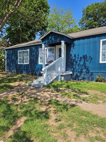 105 N Rhomberg ST, Burnet, TX 78611