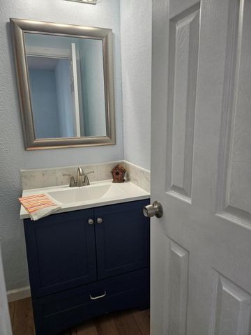 105 N Rhomberg ST, Burnet, TX 78611