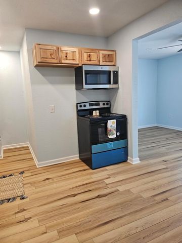 105 N Rhomberg ST, Burnet, TX 78611