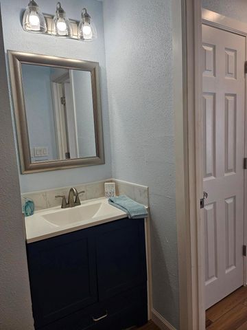 105 N Rhomberg ST, Burnet, TX 78611