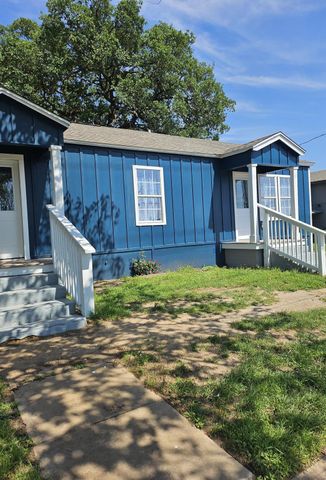 105 N Rhomberg ST, Burnet, TX 78611