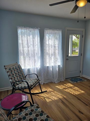 105 N Rhomberg ST, Burnet, TX 78611