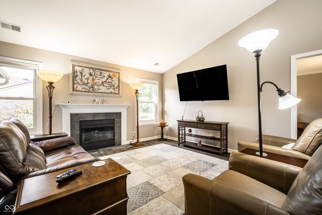 1525 Quail Glen Court, Carmel, IN 46032