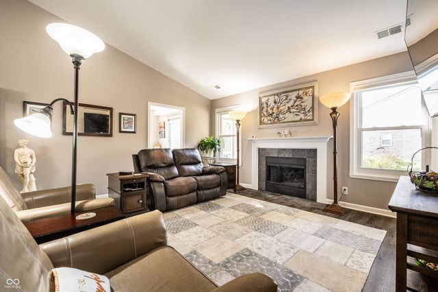 1525 Quail Glen Court, Carmel, IN 46032