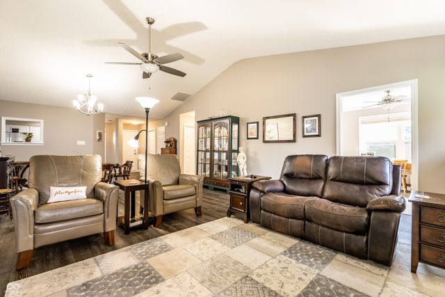 1525 Quail Glen Court, Carmel, IN 46032