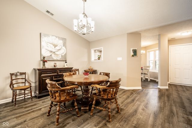 1525 Quail Glen Court, Carmel, IN 46032