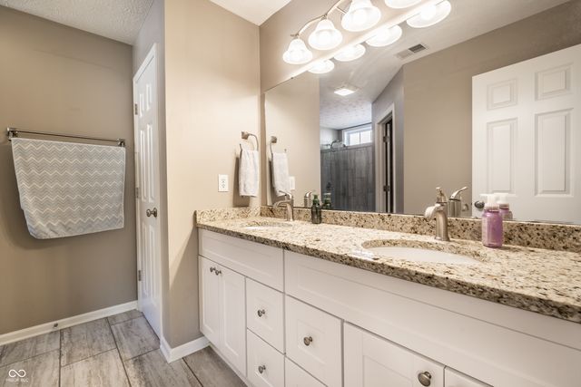 1525 Quail Glen Court, Carmel, IN 46032