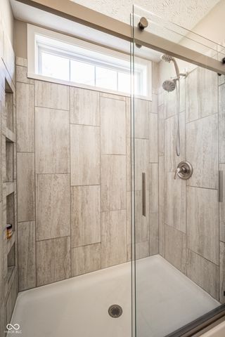 1525 Quail Glen Court, Carmel, IN 46032