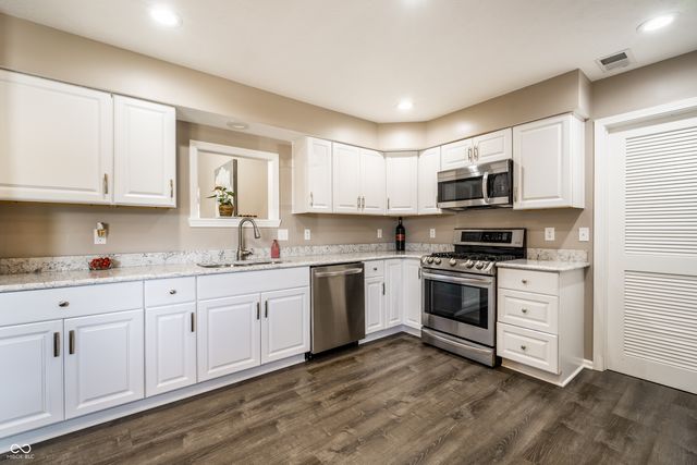 1525 Quail Glen Court, Carmel, IN 46032