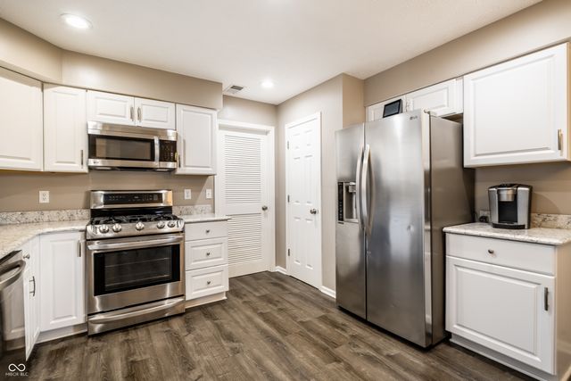 1525 Quail Glen Court, Carmel, IN 46032