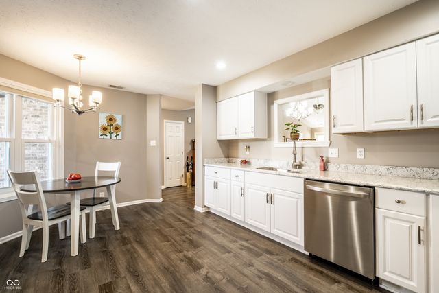 1525 Quail Glen Court, Carmel, IN 46032