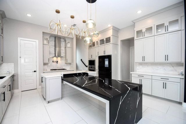 10014 Oakwood Trail, Missouri City, TX 77459