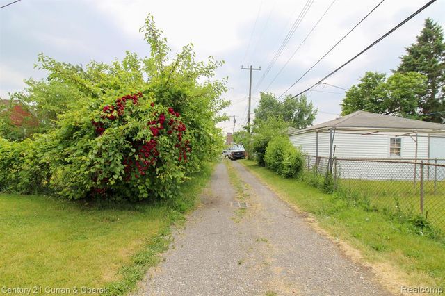 5861 Bingham Street, Dearborn, MI 48126