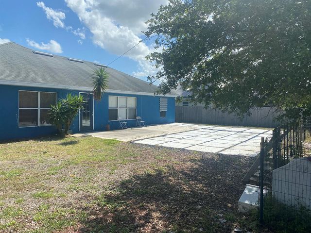701 SW Sarazen Avenue, Port St. Lucie, FL 34953