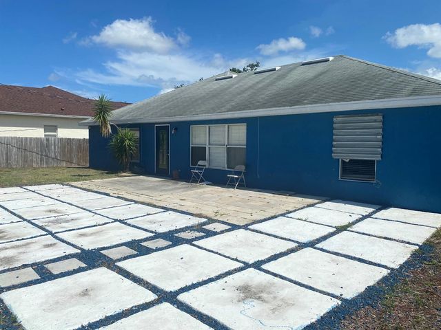 701 SW Sarazen Avenue, Port St. Lucie, FL 34953