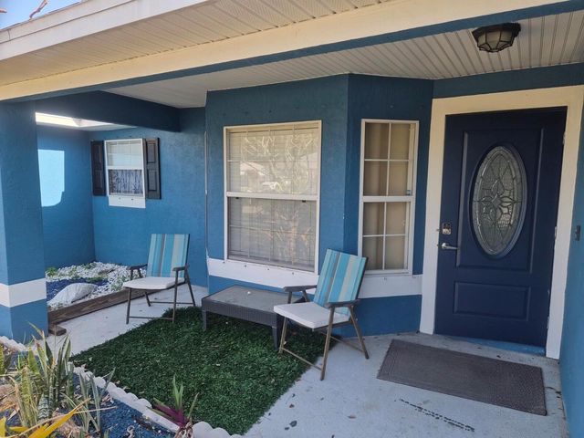 701 SW Sarazen Avenue, Port St. Lucie, FL 34953