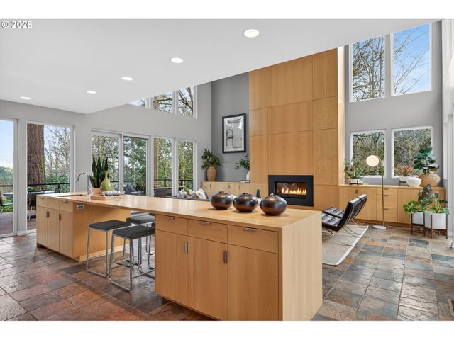 7616 Nw THOMPSON Rd, Portland, OR 97229