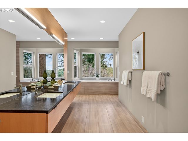 7616 Nw THOMPSON Rd, Portland, OR 97229