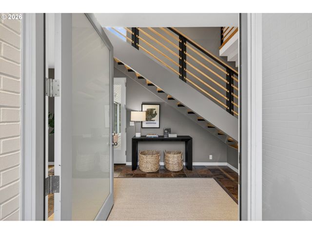 7616 Nw THOMPSON Rd, Portland, OR 97229