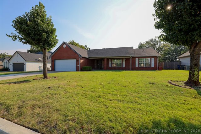 1601 N Detroit Avenue, Tulsa, OK 74106
