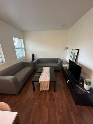 7025 Rue Granville, Miami Beach, FL 33141