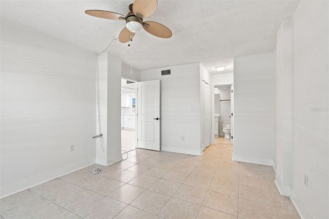 4650 COVE CIRCLE 104, St Petersburg, FL 33708
