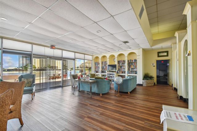 4650 COVE CIRCLE 104, St Petersburg, FL 33708